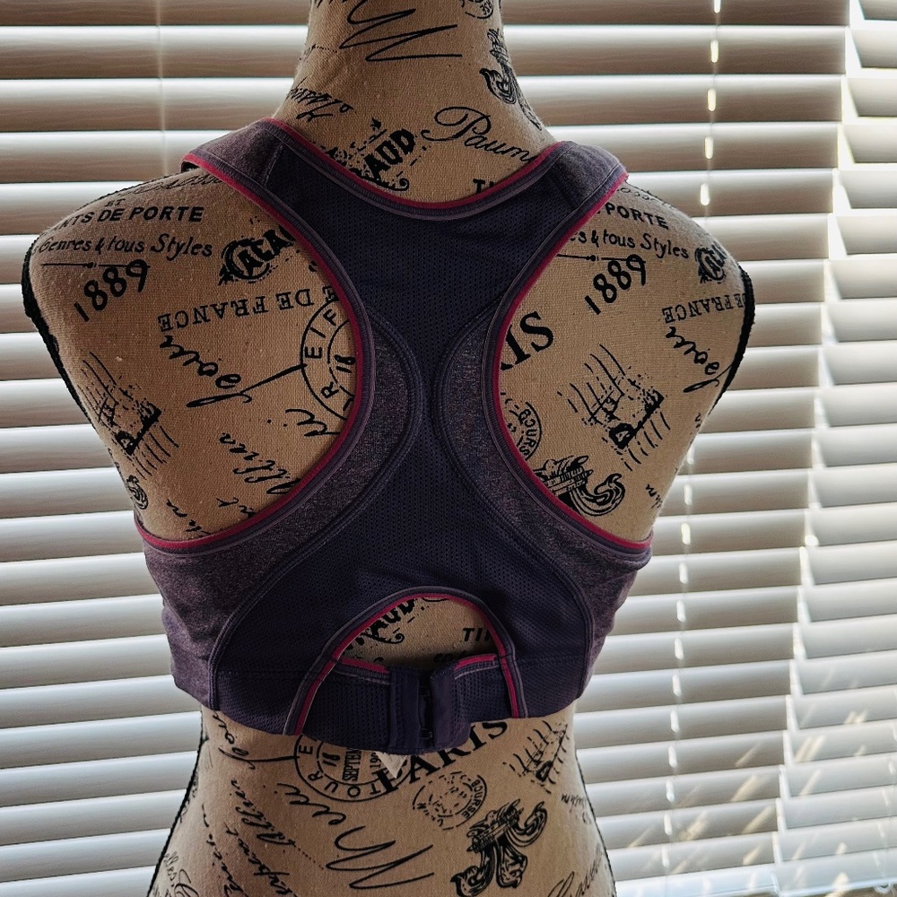 Moving Comfort Sports Bra with Adjustable Straps High Impact SZ 38D